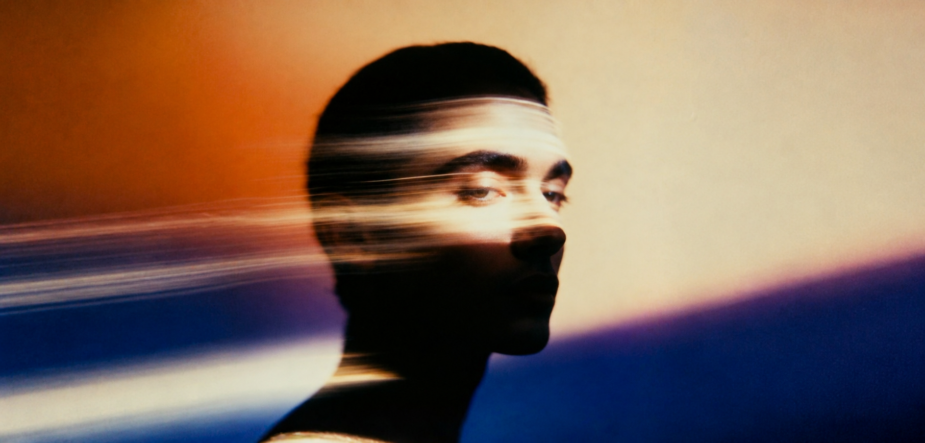 Retrato cinematográfico em movimento — assinatura visual Breezy